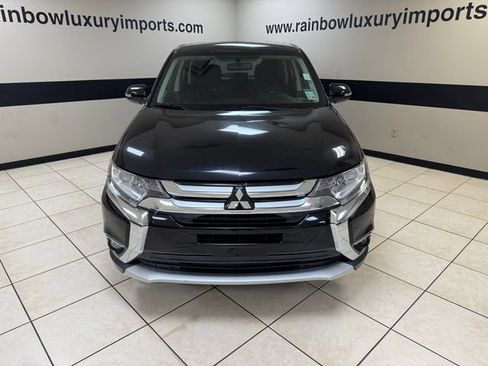 Used 2016 Mitsubishi Outlander SE FWD image 2
