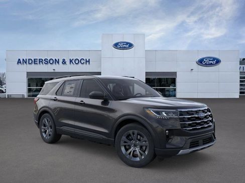 Used 2026 Ford Explorer Active AWD/4WD image 7