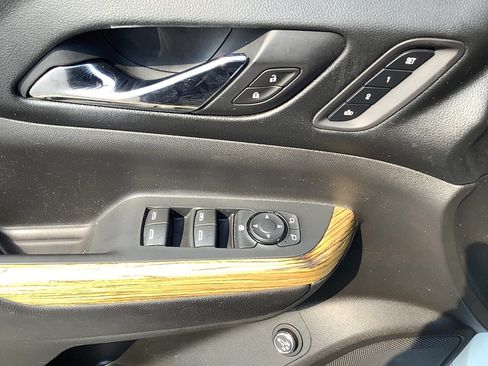 Used 2018 GMC Acadia Denali w/ Technology Package AWD/4WD image 11