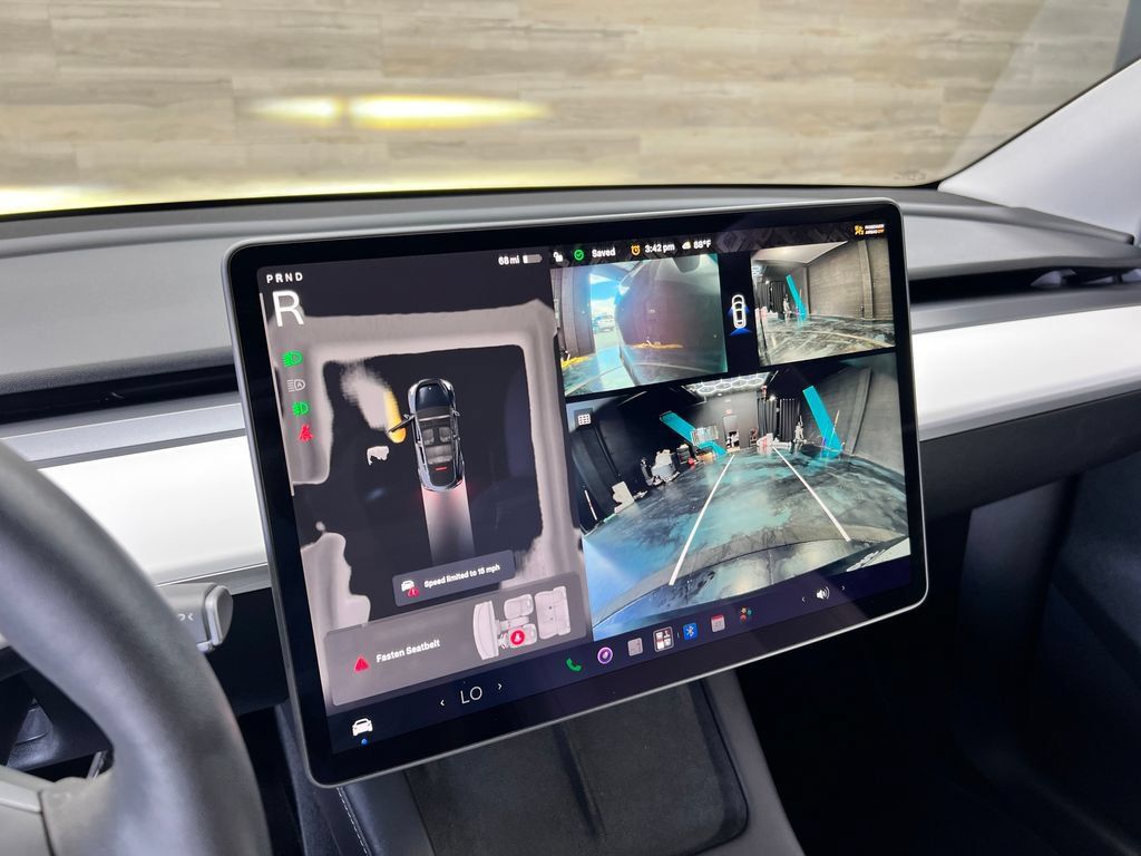 Used 2025 Tesla Model Y Performance AWD/4WD image 16