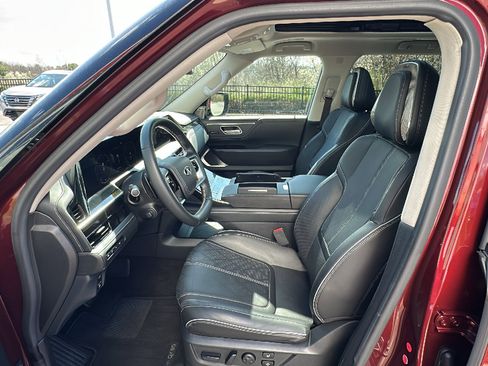 Used 2025 INFINITI QX80 Sensory image 12