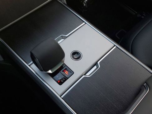 New 2025 Land Rover Range Rover SE image 27