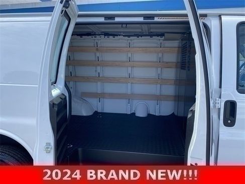 Used 2024 Chevrolet Express 2500 w/ Driver Convenience Package image 23