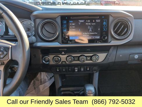 Used 2019 Toyota Tacoma TRD Off-Road image 25