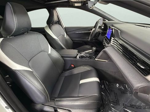 Used 2025 Toyota Camry SE w/ Convenience Package image 33