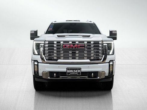 New 2026 GMC Sierra 3500 Denali w/ Denali Reserve Package AWD/4WD image 2