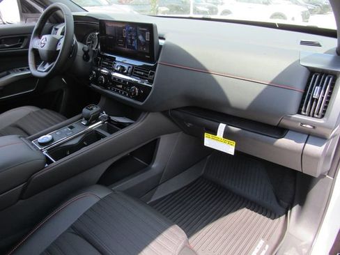 New 2026 Nissan Pathfinder Rock Creek AWD/4WD image 11