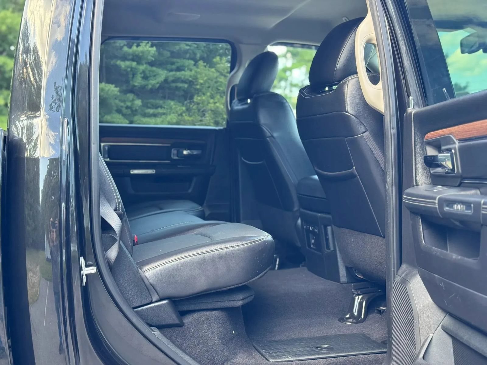 Used 2018 RAM 2500 Laramie w/ Snow Chief Group AWD/4WD image 16