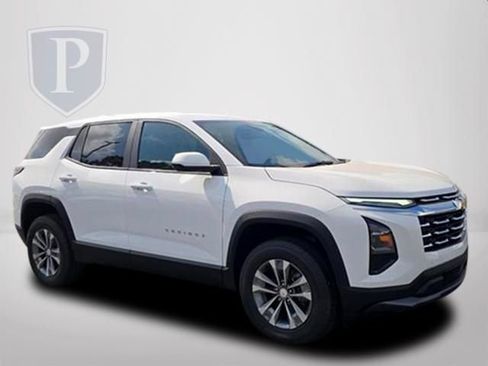 New 2027 Chevrolet Equinox LT FWD image 2