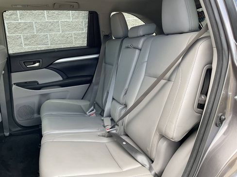 Used 2015 Toyota Highlander XLE AWD/4WD image 33