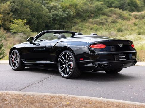 Used 2021 Bentley Continental GT image 9