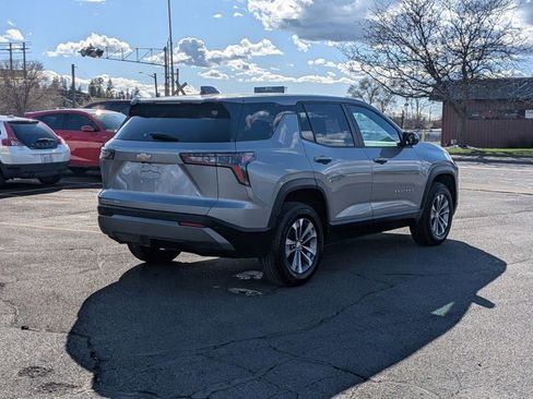 Used 2025 Chevrolet Equinox LT image 5