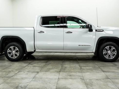 Used 2025 GMC Sierra 1500 SLT AWD/4WD image 10