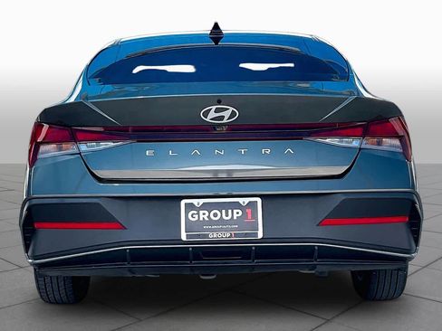 Used 2024 Hyundai Elantra SEL FWD image 5