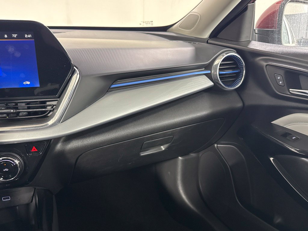 Used 2025 Chevrolet Trax LT FWD image 28