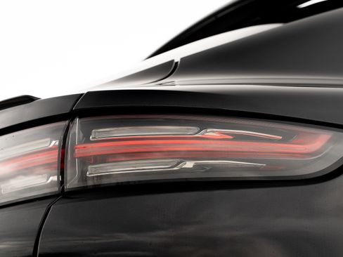 Used 2021 Porsche Cayenne Coupe image 32