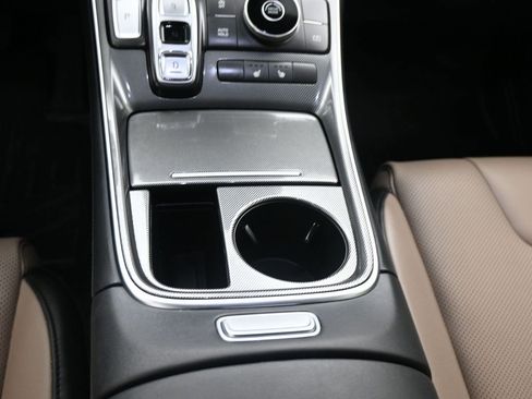 Used 2023 Hyundai Santa Fe SEL w/ Premium Package image 4