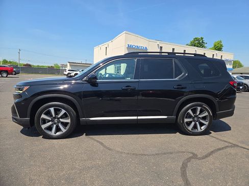 Used 2024 Honda Pilot Touring image 8