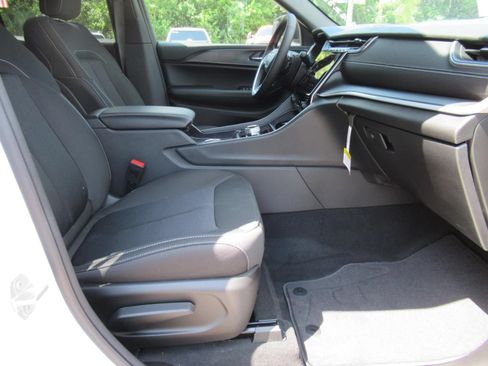New 2026 Jeep Grand Cherokee Laredo w/ MOPAR Finishing Package RWD image 10