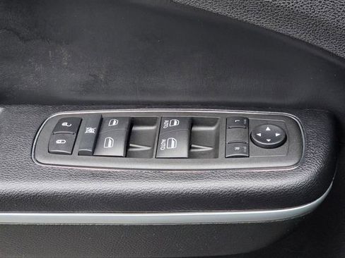 Used 2021 Chrysler 300 Touring w/ Sport Appearance Package RWD image 29