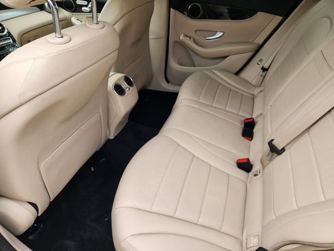 Used 2018 Mercedes-Benz GLC 300 4MATIC image 29
