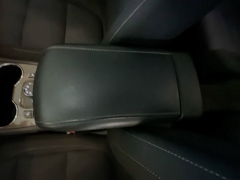 Used 2022 GMC Acadia SLE w/ Driver Convenience Package AWD/4WD image 21