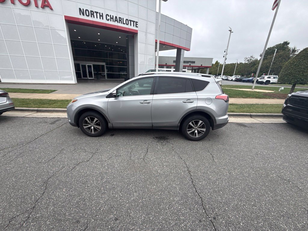 Used 2018 Toyota RAV4 XLE FWD image 5