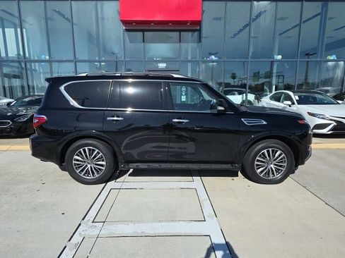 Used 2023 Nissan Armada SL w/ Captain's Chairs Package image 3