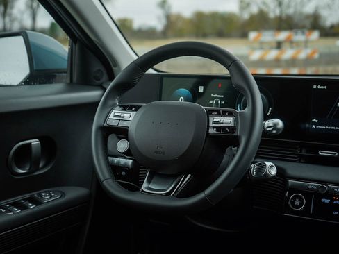 New 2026 Hyundai Ioniq 5 SEL image 15