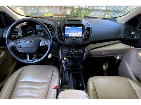 Used 2018 Ford Escape SEL image 16