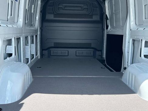 Used 2025 Mercedes-Benz Sprinter 2500 image 10