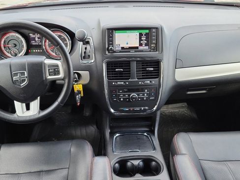 Used 2017 Dodge Grand Caravan GT image 27