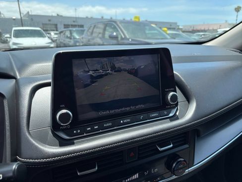 Used 2025 Nissan Rogue SV FWD image 27