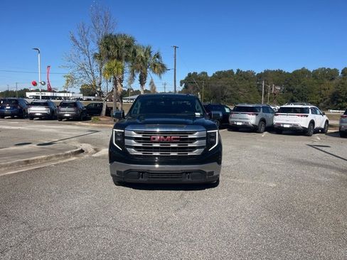 Used 2024 GMC Sierra 1500 SLE image 2
