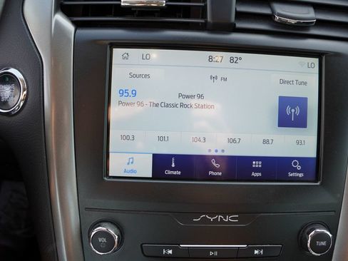 Used 2020 Ford Fusion SE AWD/4WD image 5