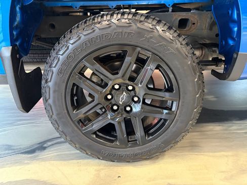 Used 2022 Chevrolet Silverado 1500 Custom Trail Boss w/ LPO, Dark Essentials Package AWD/4WD image 16