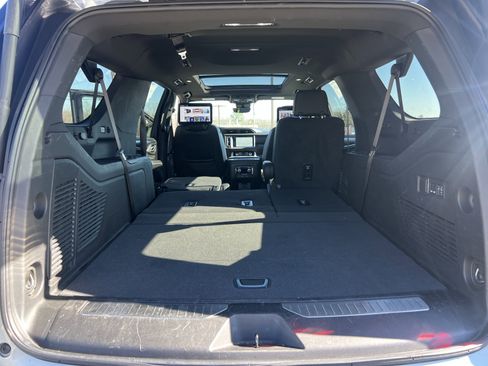 Used 2024 GMC Yukon XL Denali w/ Advanced Technology Package image 35