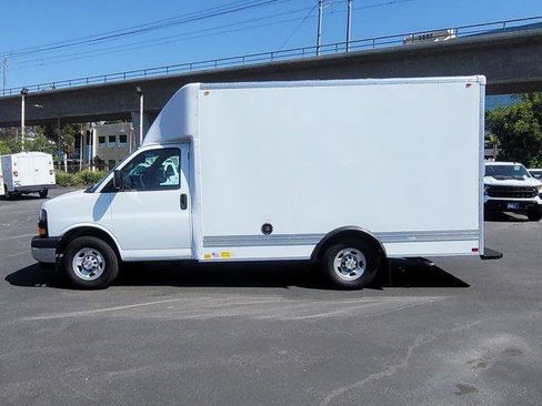 Used 2026 Chevrolet Express 3500 w/ Power Convenience Package RWD image 5