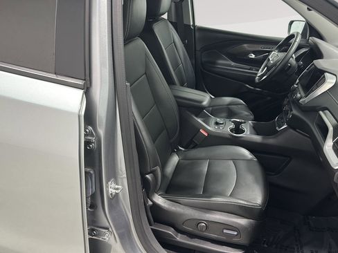 Used 2024 GMC Terrain SLT image 25