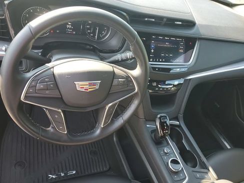 Used 2024 Cadillac XT5 Luxury AWD/4WD image 10