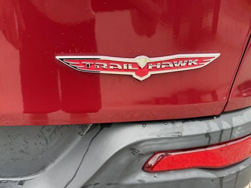 Used 2014 Jeep Cherokee Trailhawk w/ Leather Interior Group AWD/4WD image 7