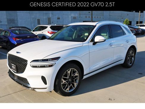 Used 2022 Genesis GV70 2.5T w/ Select Package AWD/4WD image 2