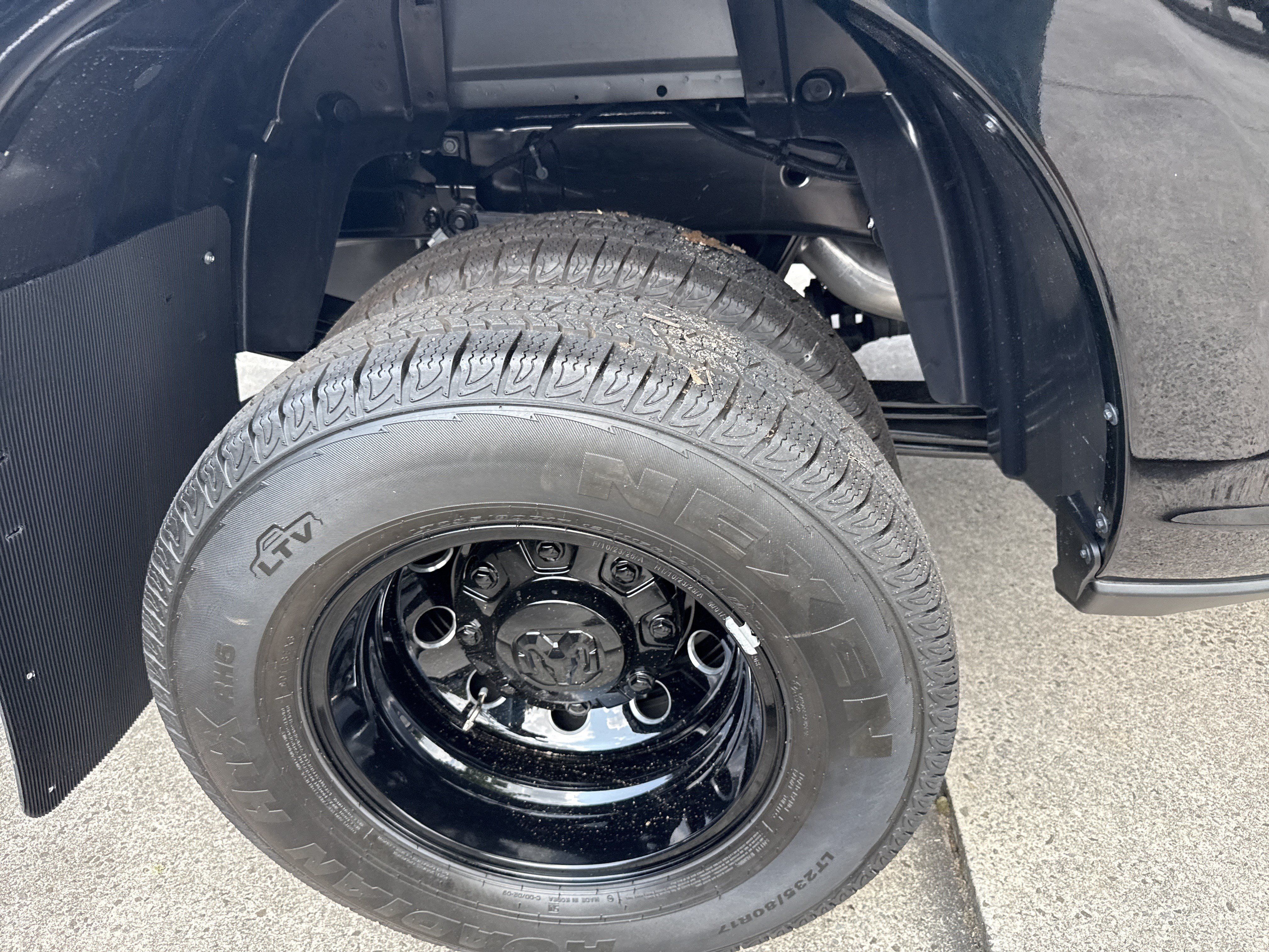New 2026 RAM 3500 Laramie AWD/4WD image 19