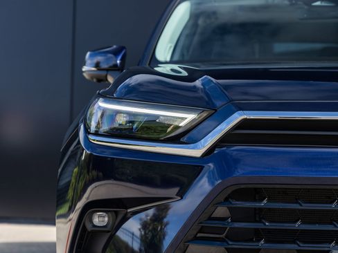 Used 2025 Toyota Grand Highlander AWD image 15