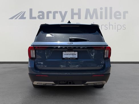 New 2026 Ford Explorer Active w/ Active Comfort Package AWD/4WD image 4