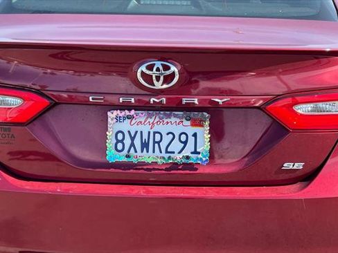 Certified 2018 Toyota Camry SE w/ Moonroof Package image 14