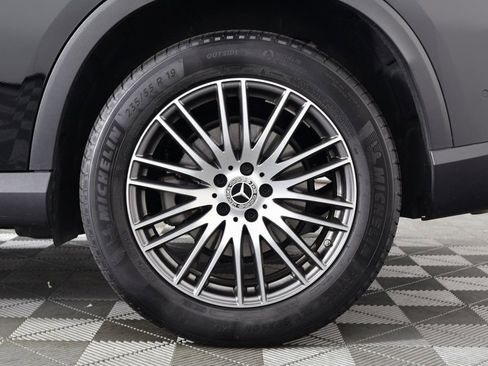 Certified 2025 Mercedes-Benz GLC 300 image 16