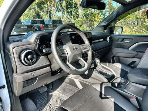 Used 2024 Chevrolet Colorado Z71 w/ Z71 Convenience Package 2 image 10