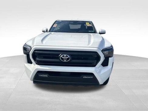 Used 2024 Toyota Tacoma SR5 AWD/4WD image 4
