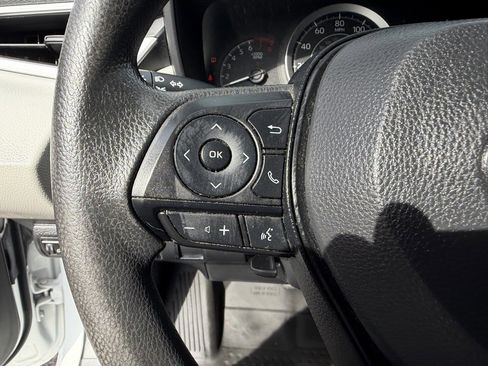 Used 2022 Toyota Corolla LE image 19